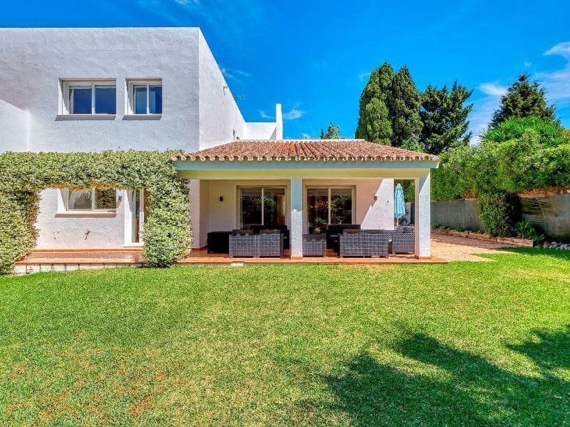 6 camera da letto Villa da affitare come casa vacanza in New Golden Mile con piscina garage - 3.460 € (Rif: 8217187)