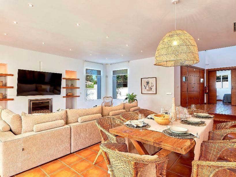 6 camera da letto Villa da affitare come casa vacanza in New Golden Mile con piscina garage - 3.460 € (Rif: 8217187)