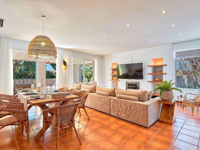 6 camera da letto Villa da affitare come casa vacanza in New Golden Mile con piscina garage - 3.460 € (Rif: 8217187)