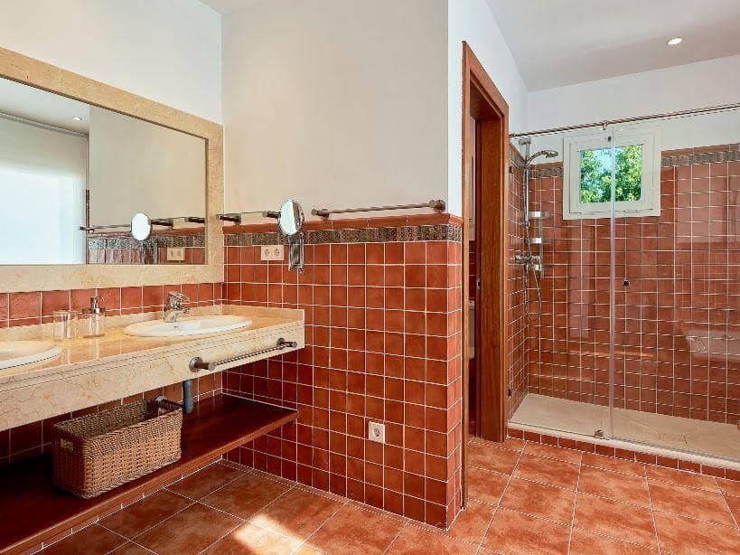 6 camera da letto Villa da affitare come casa vacanza in New Golden Mile con piscina garage - 3.460 € (Rif: 8217187)