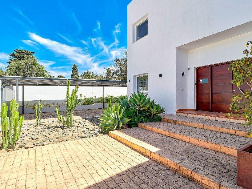 6 camera da letto Villa da affitare come casa vacanza in New Golden Mile con piscina garage - 3.460 € (Rif: 8217187)