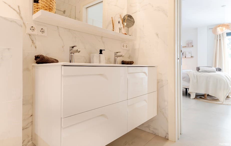 5 slaapkamer Villa voor vakantieverhuur in Marbella met zwembad garage - € 3.445 (Ref: 8217196)