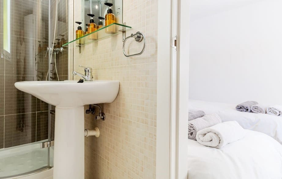 5 slaapkamer Villa voor vakantieverhuur in Marbella met zwembad garage - € 3.445 (Ref: 8217196)