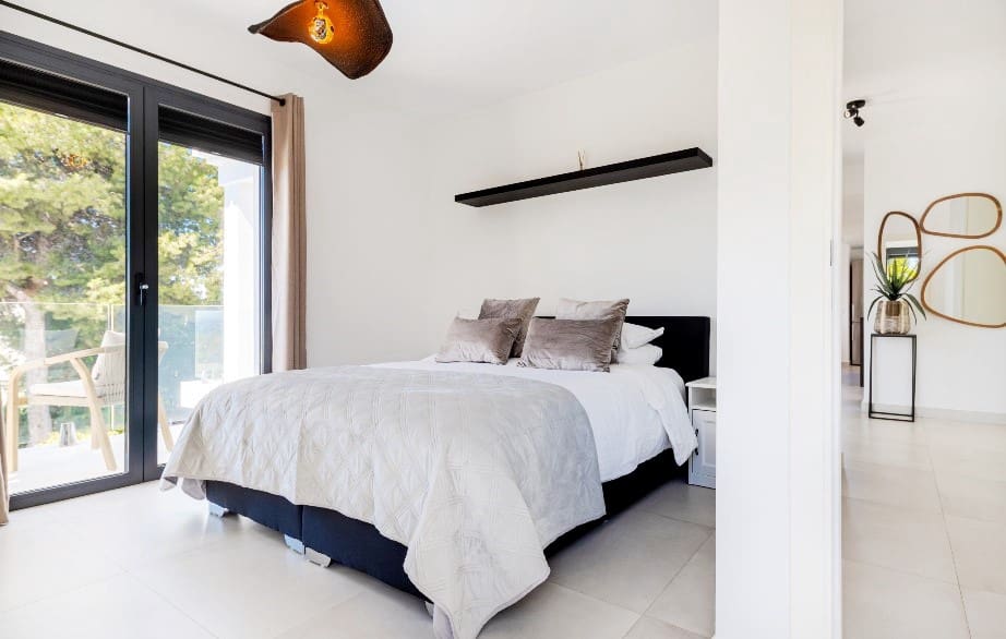 5 slaapkamer Villa voor vakantieverhuur in Marbella met zwembad garage - € 3.445 (Ref: 8217196)