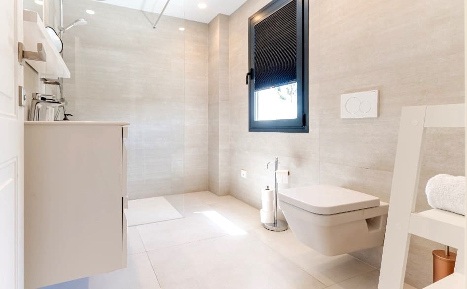 5 slaapkamer Villa voor vakantieverhuur in Marbella met zwembad garage - € 3.445 (Ref: 8217196)