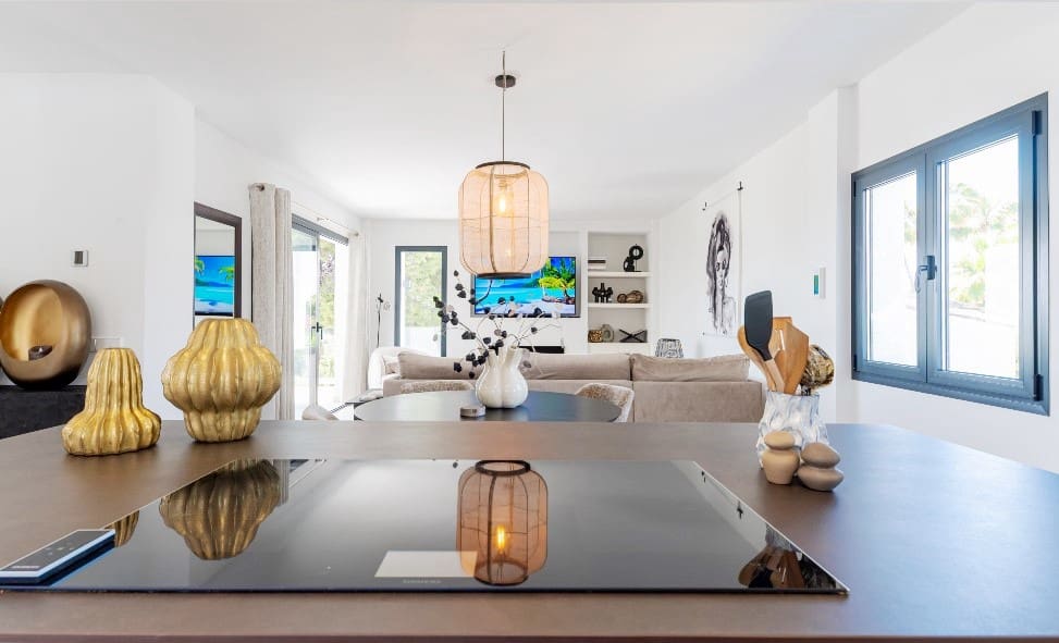 5 slaapkamer Villa voor vakantieverhuur in Marbella met zwembad garage - € 3.445 (Ref: 8217196)