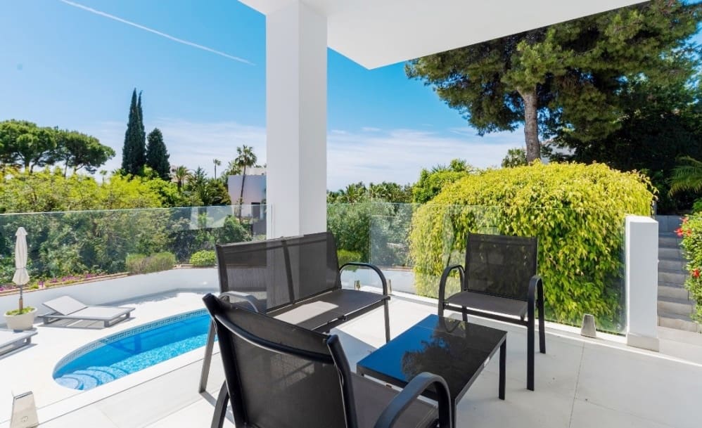 5 slaapkamer Villa voor vakantieverhuur in Marbella met zwembad garage - € 3.445 (Ref: 8217196)