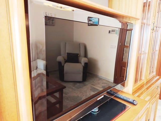 3 bedroom Apartment for rent in Fuengirola with pool garage - € 1,800 (Ref: 9234886)