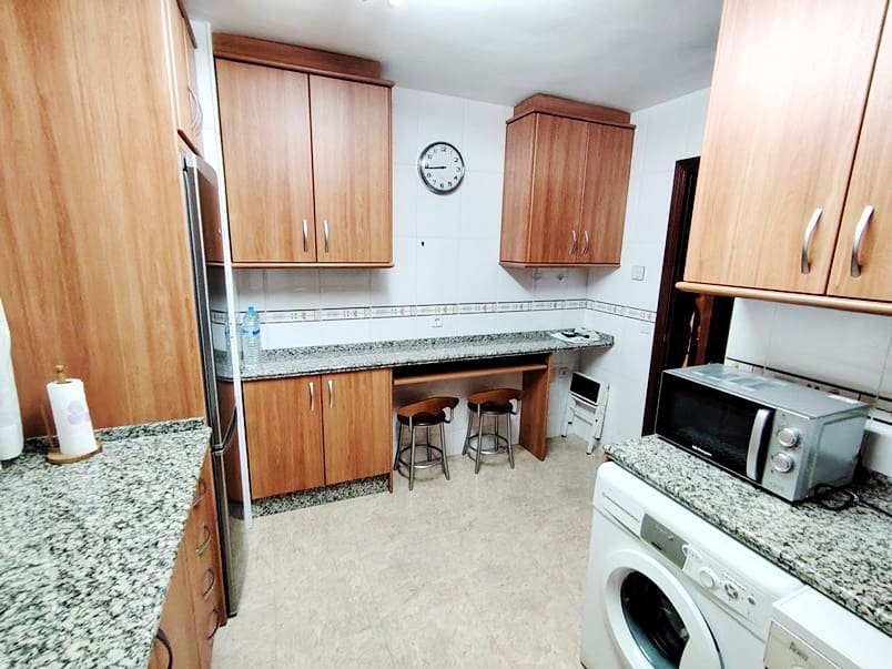 3 soveværelse Lejlighed til leje i Fuengirola med swimmingpool garage - € 1.800 (Ref: 9234886)