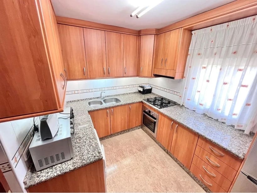 3 soveværelse Lejlighed til leje i Fuengirola med swimmingpool garage - € 1.800 (Ref: 9234886)