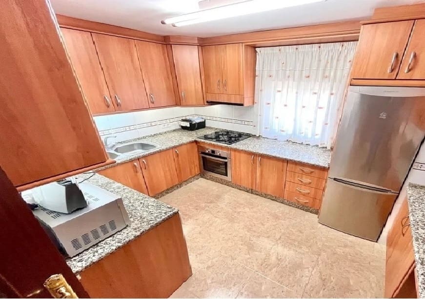 3 soveværelse Lejlighed til leje i Fuengirola med swimmingpool garage - € 1.800 (Ref: 9234886)