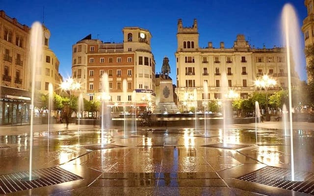 6 makuuhuone Rivitalo myytävänä paikassa Córdoba kaupunki - 650 000 € (Ref: 9234891)