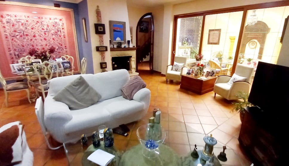 6 soveværelse Rækkehus til salg i Cordoba by - € 650.000 (Ref: 9234891)