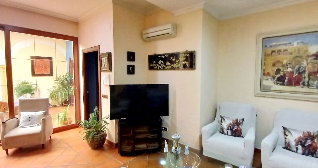 6 soveværelse Rækkehus til salg i Cordoba by - € 650.000 (Ref: 9234891)