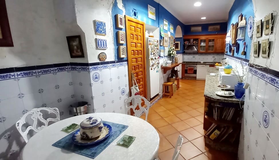 6 soveværelse Rækkehus til salg i Cordoba by - € 650.000 (Ref: 9234891)