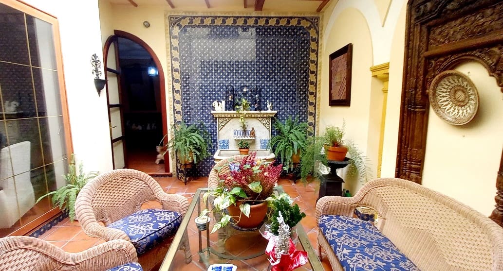 6 soveværelse Rækkehus til salg i Cordoba by - € 650.000 (Ref: 9234891)