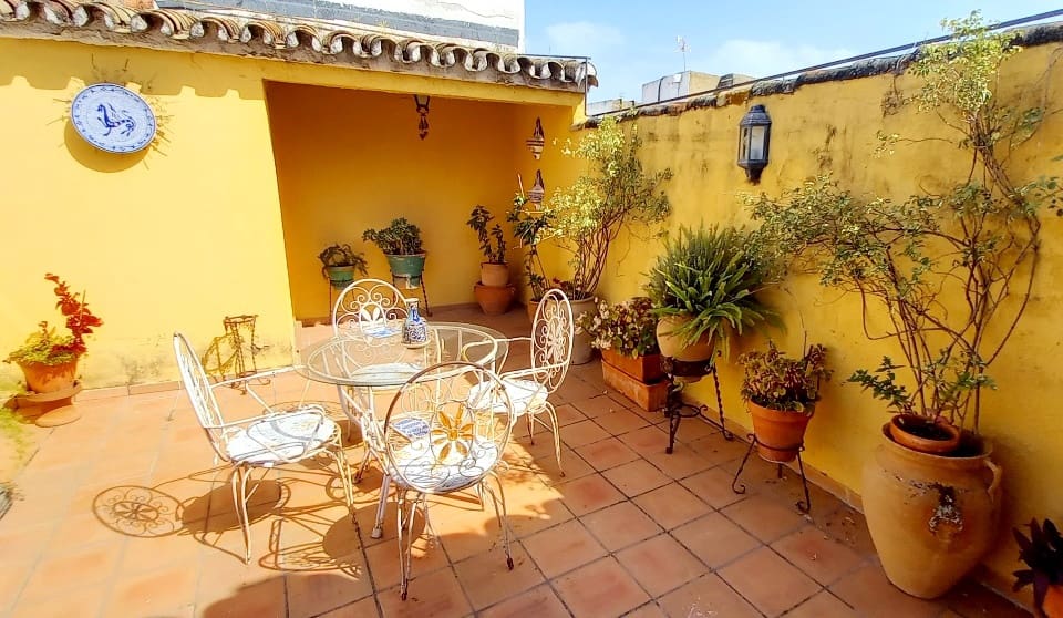 6 soveværelse Rækkehus til salg i Cordoba by - € 650.000 (Ref: 9234891)