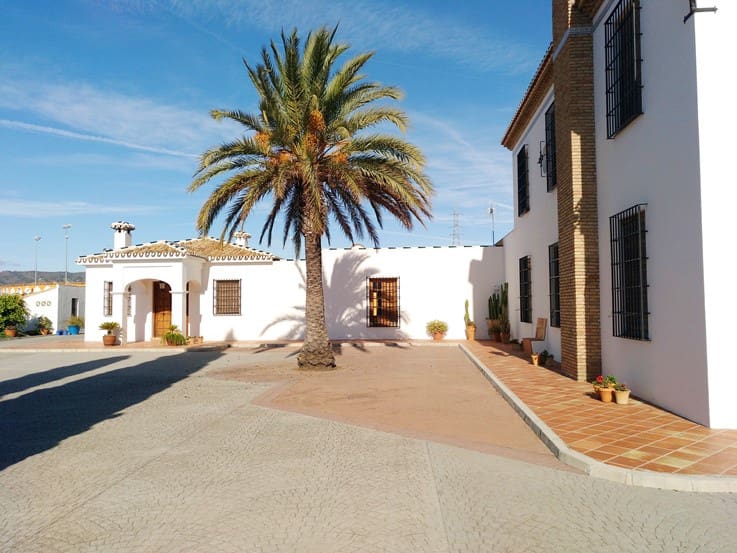 Chalet de 12 habitaciones en Málaga ciudad en venta con piscina garaje - 5.500.000 € (Ref: 9234901)