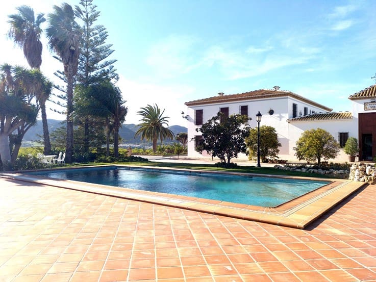 Chalet de 12 habitaciones en Málaga ciudad en venta con piscina garaje - 5.500.000 € (Ref: 9234901)