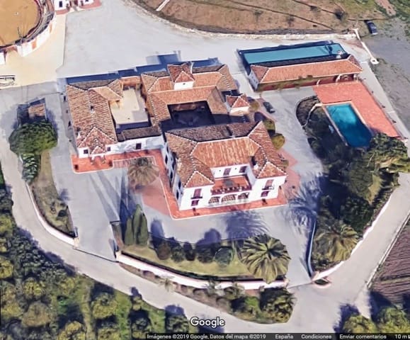Chalet de 12 habitaciones en Málaga ciudad en venta con piscina garaje - 5.500.000 € (Ref: 9234901)