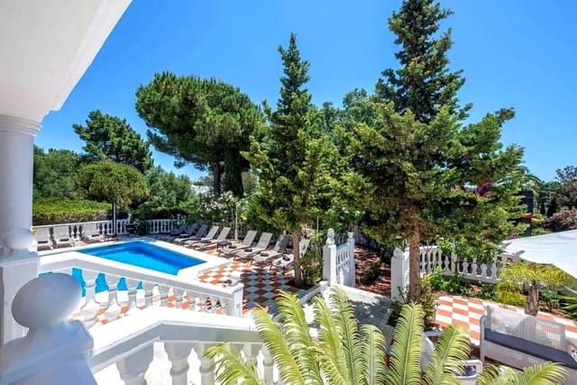 Chalet de 10 habitaciones en Marbella en venta con piscina garaje - 1.880.000 € (Ref: 9234969)