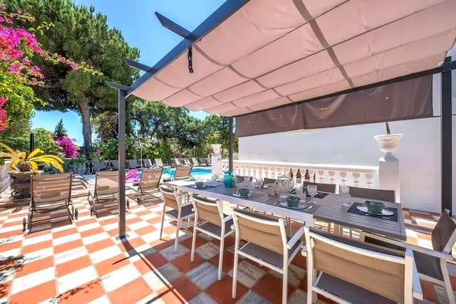 Chalet de 10 habitaciones en Marbella en venta con piscina garaje - 1.880.000 € (Ref: 9234969)