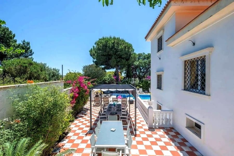 10 bedroom Villa for sale in Marbella with pool garage - € 1,880,000 (Ref: 9234969)