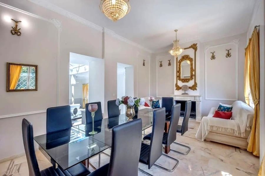 10 bedroom Villa for sale in Marbella with pool garage - € 1,880,000 (Ref: 9234969)