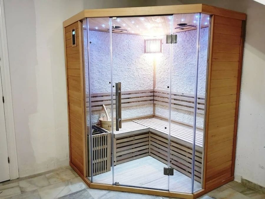 10 bedroom Villa for sale in Marbella with pool garage - € 1,880,000 (Ref: 9234969)