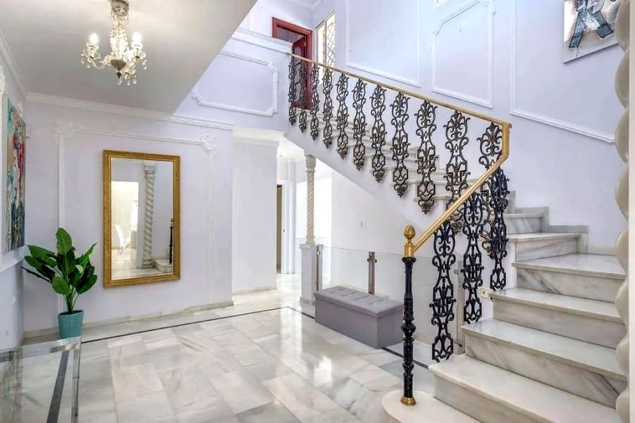 10 bedroom Villa for sale in Marbella with pool garage - € 1,880,000 (Ref: 9234969)