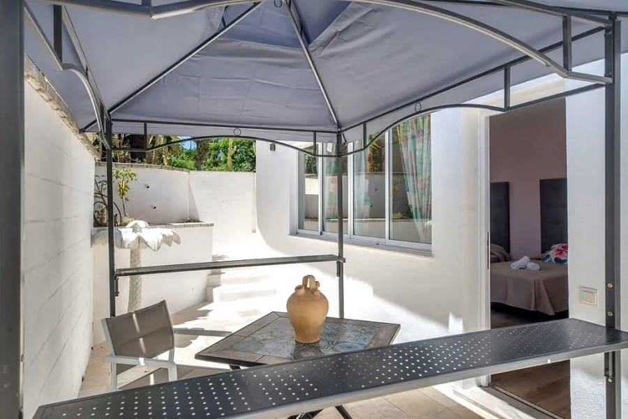 10 bedroom Villa for sale in Marbella with pool garage - € 1,880,000 (Ref: 9234969)