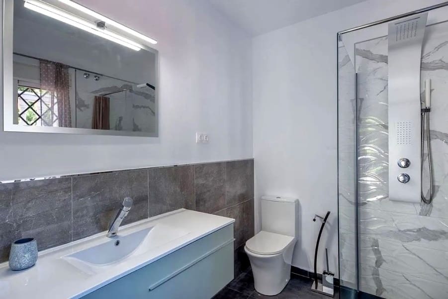 10 bedroom Villa for sale in Marbella with pool garage - € 1,880,000 (Ref: 9234969)