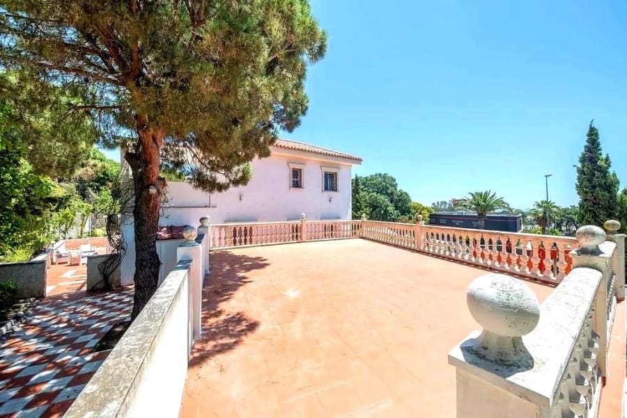 10 bedroom Villa for sale in Marbella with pool garage - € 1,880,000 (Ref: 9234969)