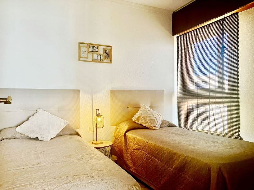 Apartamento de 2 habitaciones en Marbella en venta con piscina garaje - 650.000 € (Ref: 9235206)