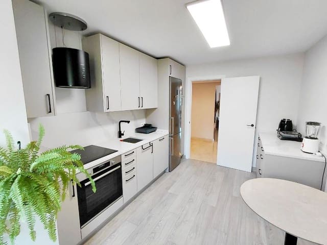 Apartamento de 2 habitaciones en Marbella en venta con piscina - 540.000 € (Ref: 9235207)