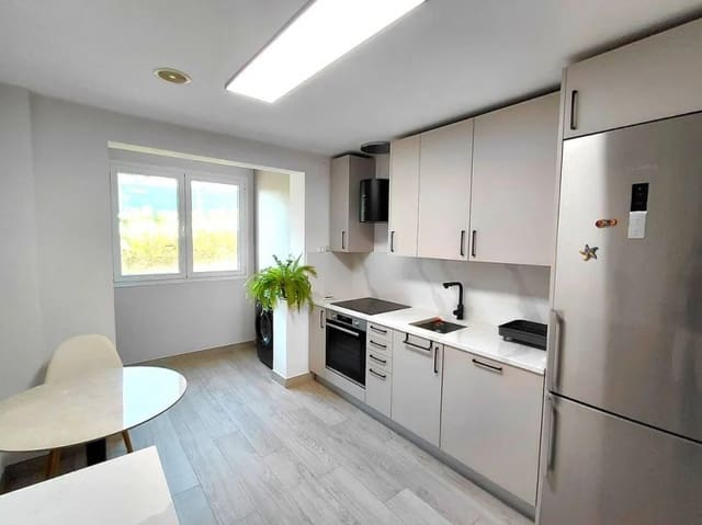 Apartamento de 2 habitaciones en Marbella en venta con piscina - 540.000 € (Ref: 9235207)