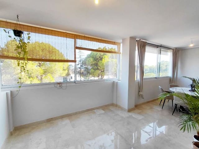 Apartamento de 2 habitaciones en Marbella en venta con piscina - 540.000 € (Ref: 9235207)