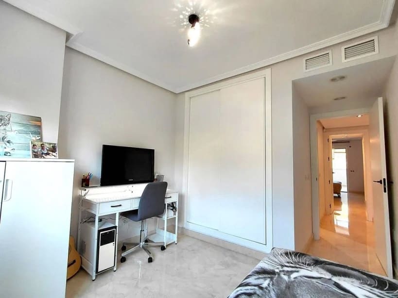 2 bedroom Apartment for sale in Marbella with pool - € 540,000 (Ref: 9235207)