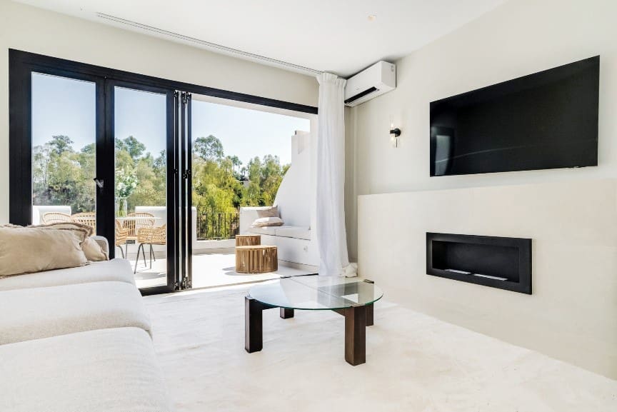 3 bedroom Apartment for sale in Benahavis with pool - € 599,000 (Ref: 9418752)