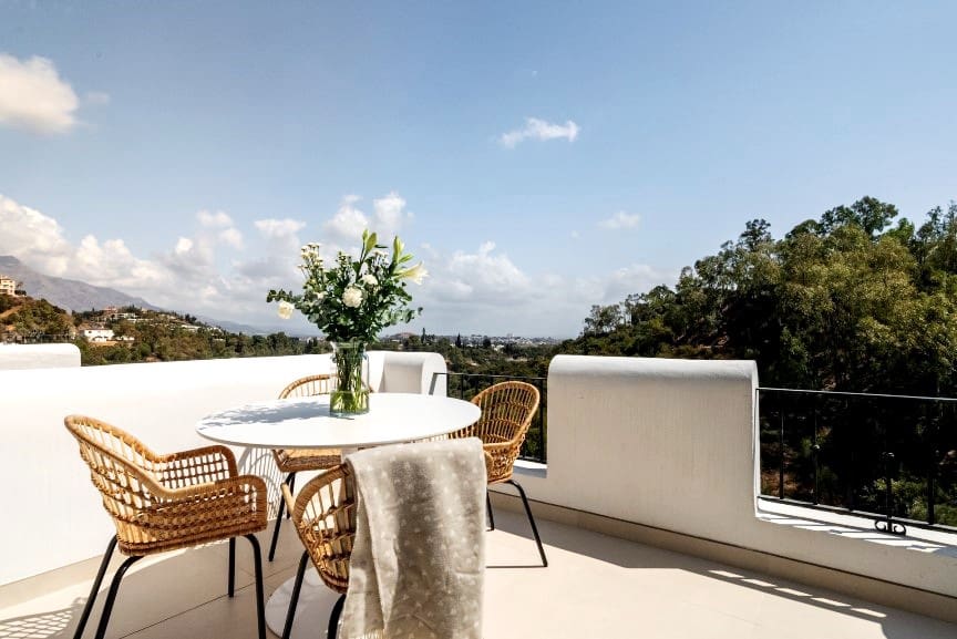 3 bedroom Apartment for sale in Benahavis with pool - € 599,000 (Ref: 9418752)