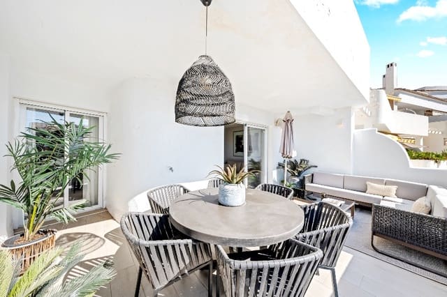 3 bedroom Apartment for sale in Marbella with pool garage - € 680,000 (Ref: 9418753)