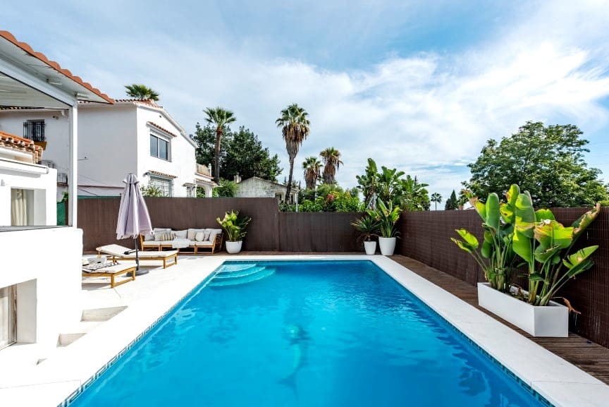 3 bedroom Villa for sale in Marbella with pool garage - € 999,000 (Ref: 9418754)