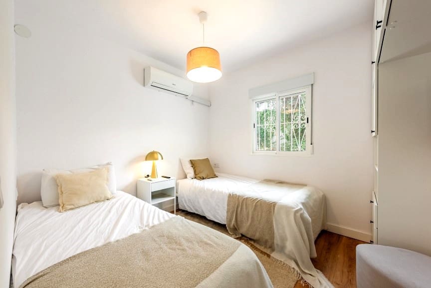 3 bedroom Villa for sale in Marbella with pool garage - € 999,000 (Ref: 9418754)