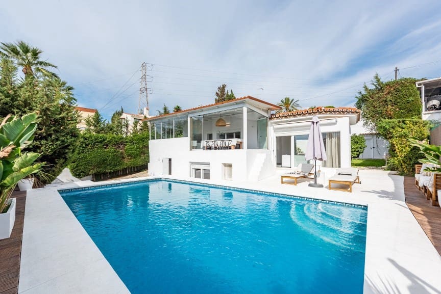3 bedroom Villa for sale in Marbella with pool garage - € 999,000 (Ref: 9418754)