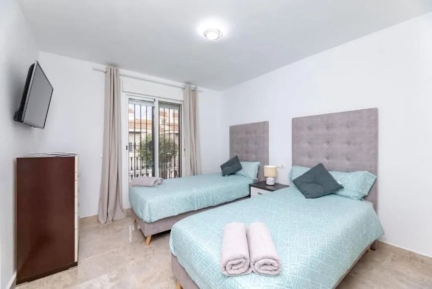 4 slaapkamer Rijtjeshuis te koop in Marbella met zwembad - € 699.000 (Ref: 9421644)