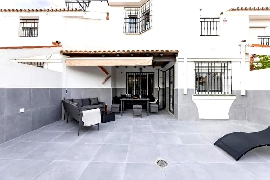 4 slaapkamer Rijtjeshuis te koop in Marbella met zwembad - € 699.000 (Ref: 9421644)