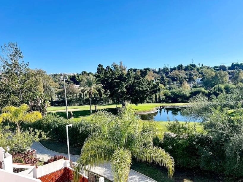 4 slaapkamer Rijtjeshuis te koop in Marbella met zwembad - € 699.000 (Ref: 9421644)