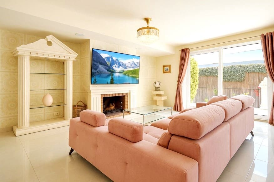 4 bedroom Terraced Villa for sale in Estepona with pool garage - € 649,000 (Ref: 9474437)