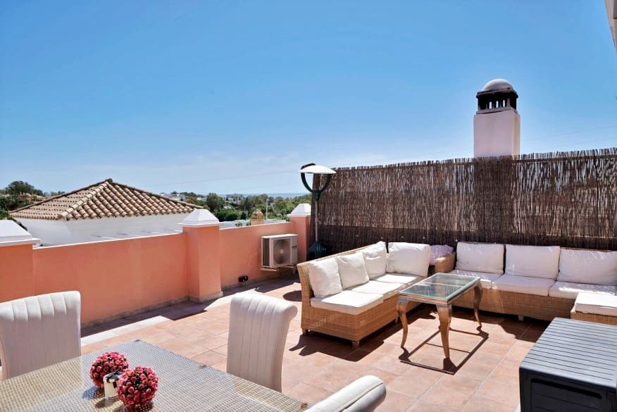 4 bedroom Terraced Villa for sale in Estepona with pool garage - € 649,000 (Ref: 9474437)