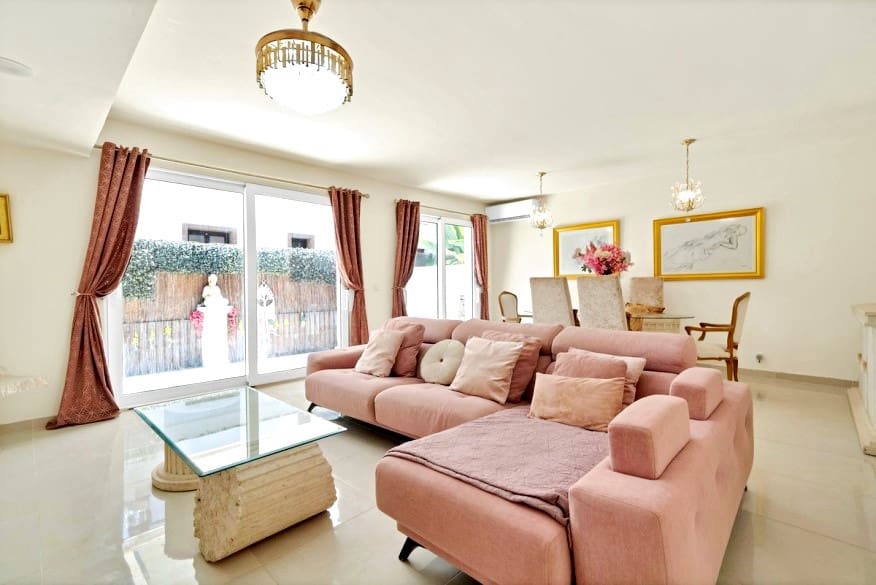 4 bedroom Terraced Villa for sale in Estepona with pool garage - € 649,000 (Ref: 9474437)